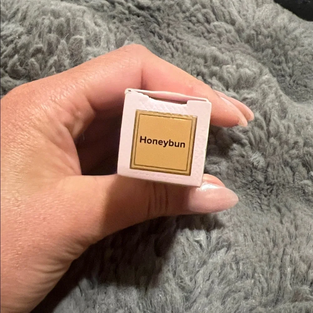 TOO FACED Born This Way Ethereal Light Illuminating Smoothing Concealer